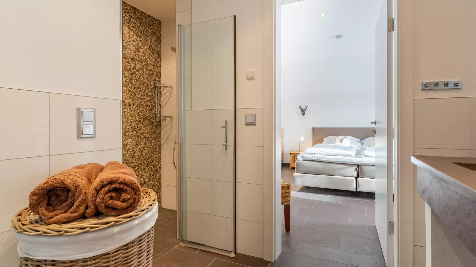 Bellevue-Bathroom