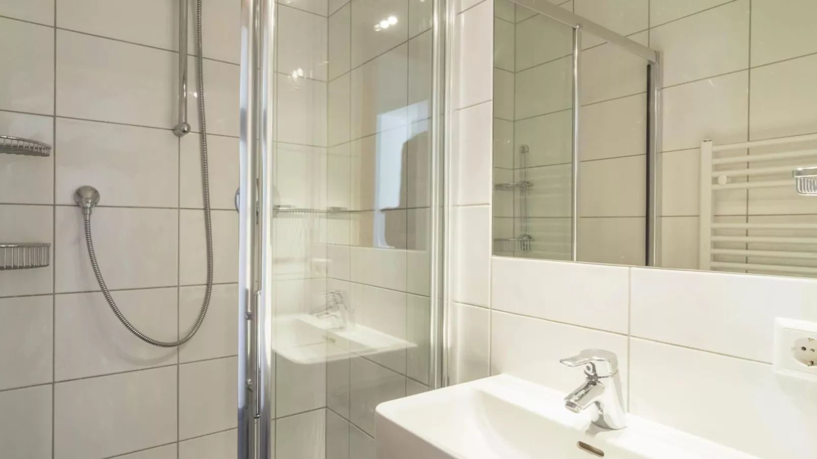 Sonnenalm-Bathroom