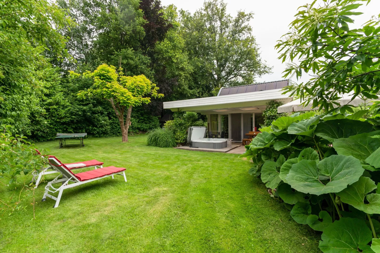 De Engelse tuin van Oldenzaal-Gardens summer