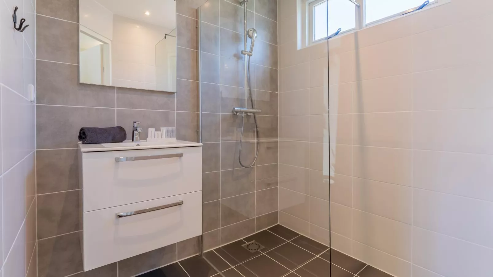 Tiny Koolmees-Bathroom