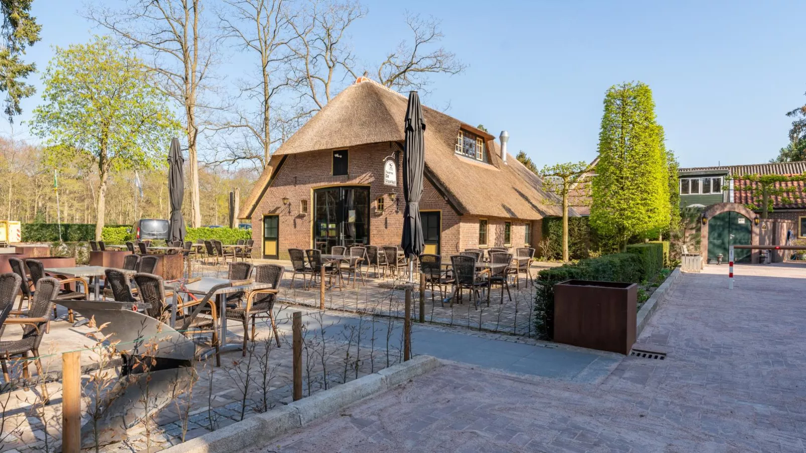 De Buizerd-Park facilities