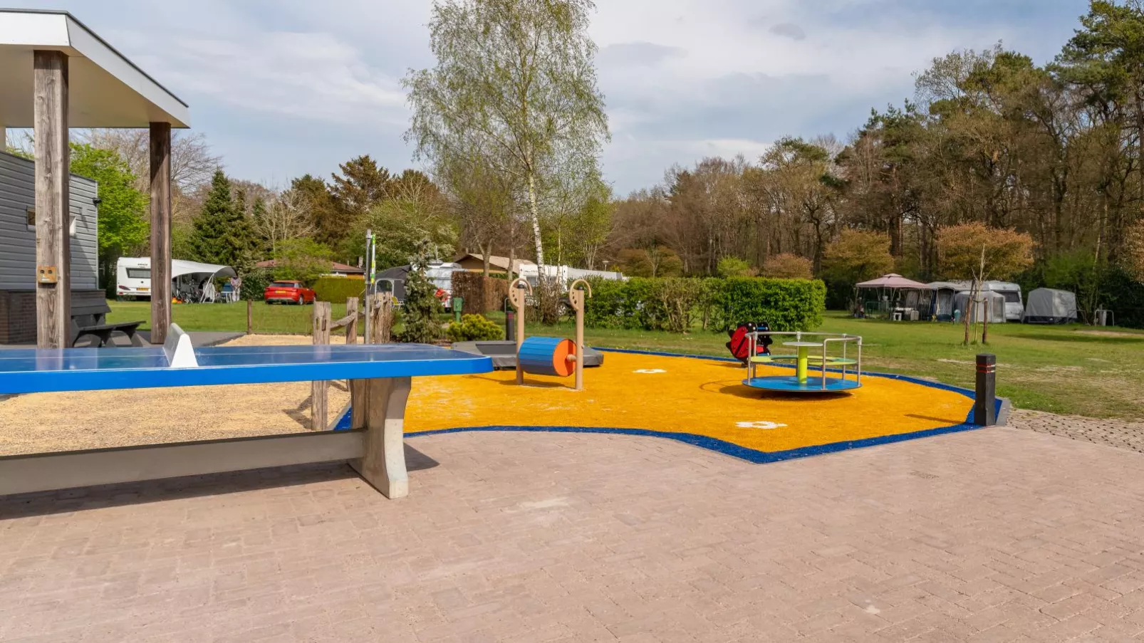De Buizerd-Park facilities