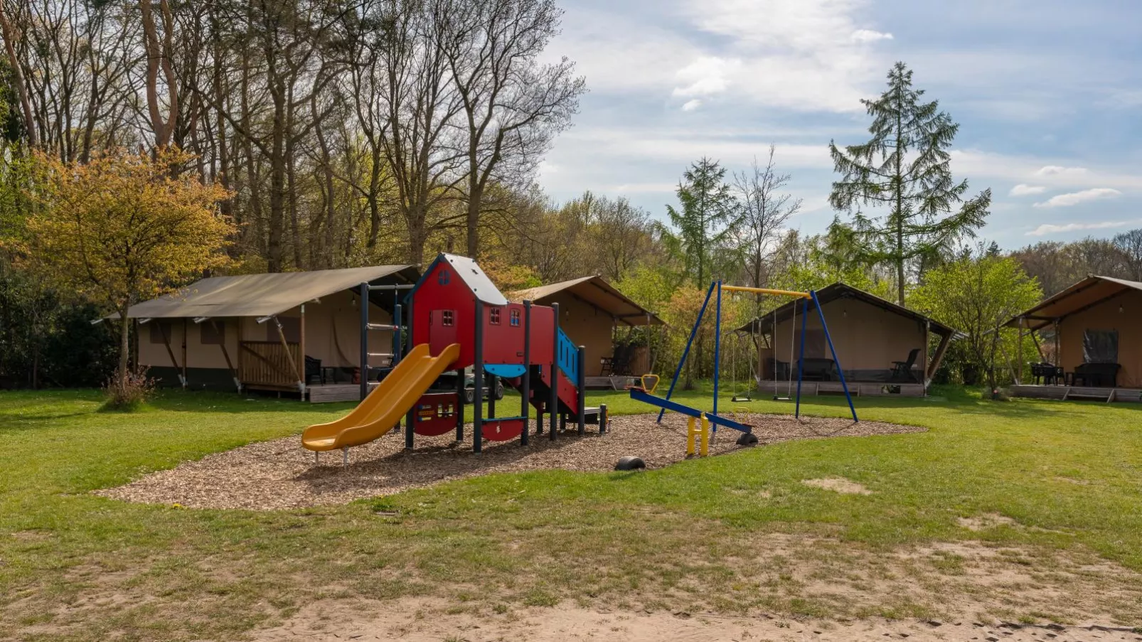 De Buizerd-Park facilities
