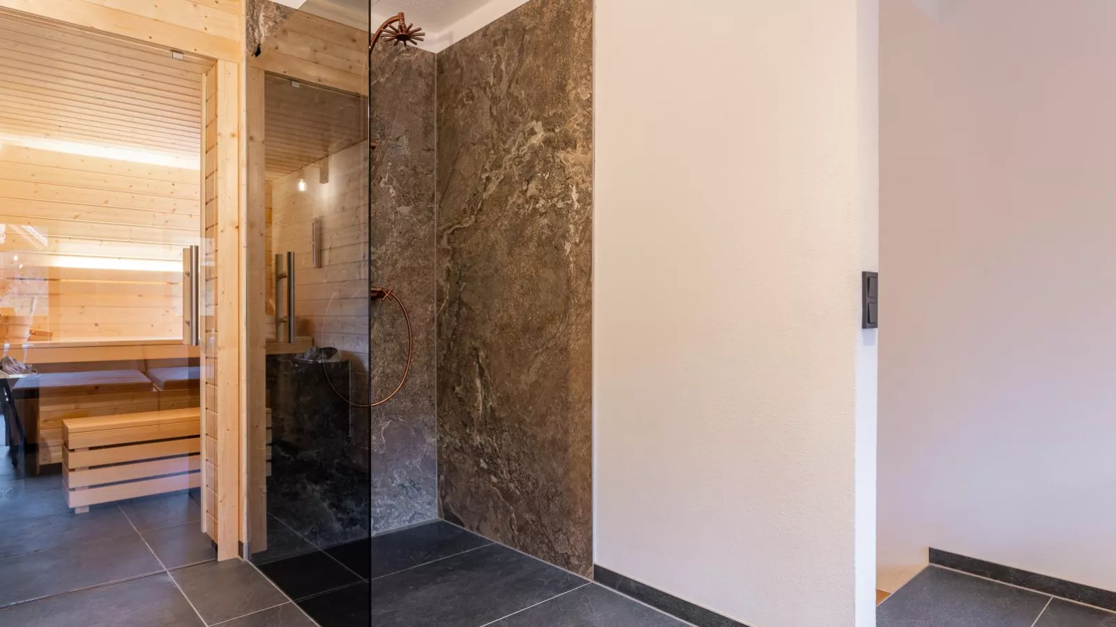 AlmApARTment Mauterndorf Pichl 7-2-Badezimmer