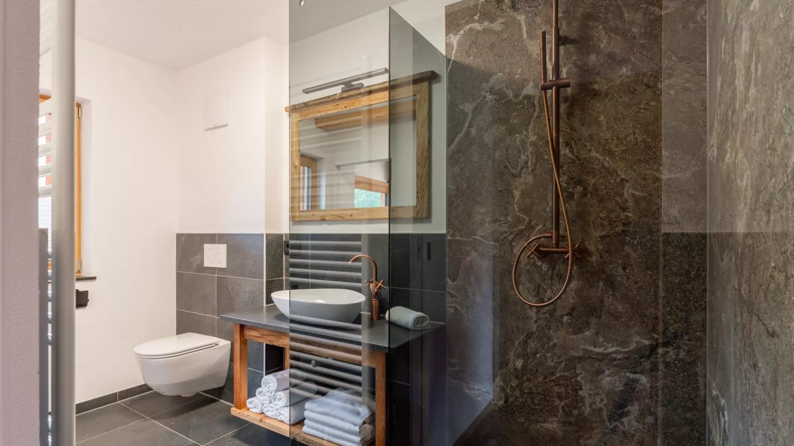 AlmApARTment Mauterndorf Pichl 7-2-Badezimmer