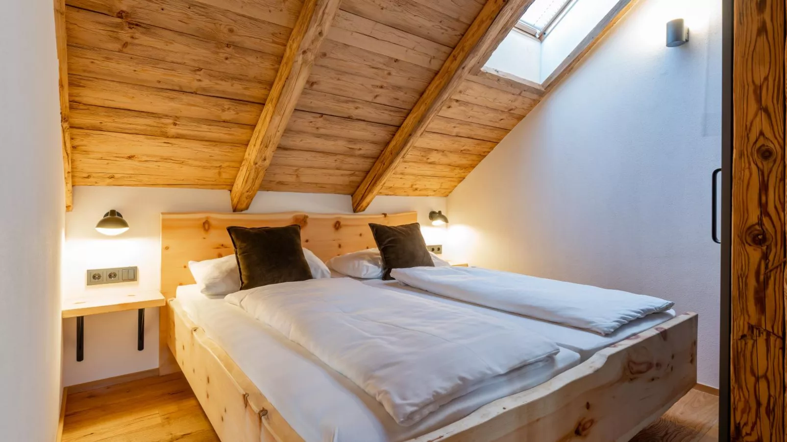 AlmApARTment Mauterndorf Pichl 7-4-Bedroom