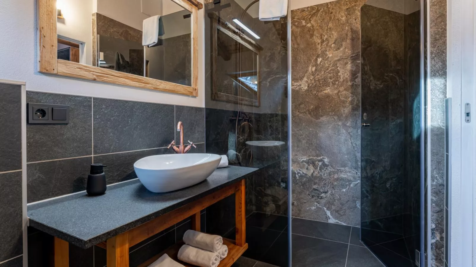 AlmApARTment Mauterndorf Pichl 7-4-Bathroom