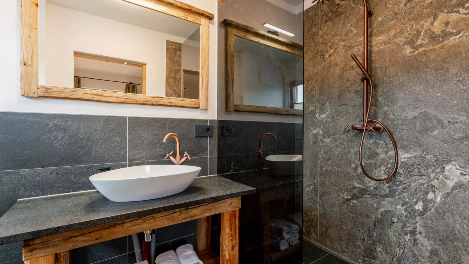 AlmApARTment Mauterndorf Pichl 7-1-Bathroom