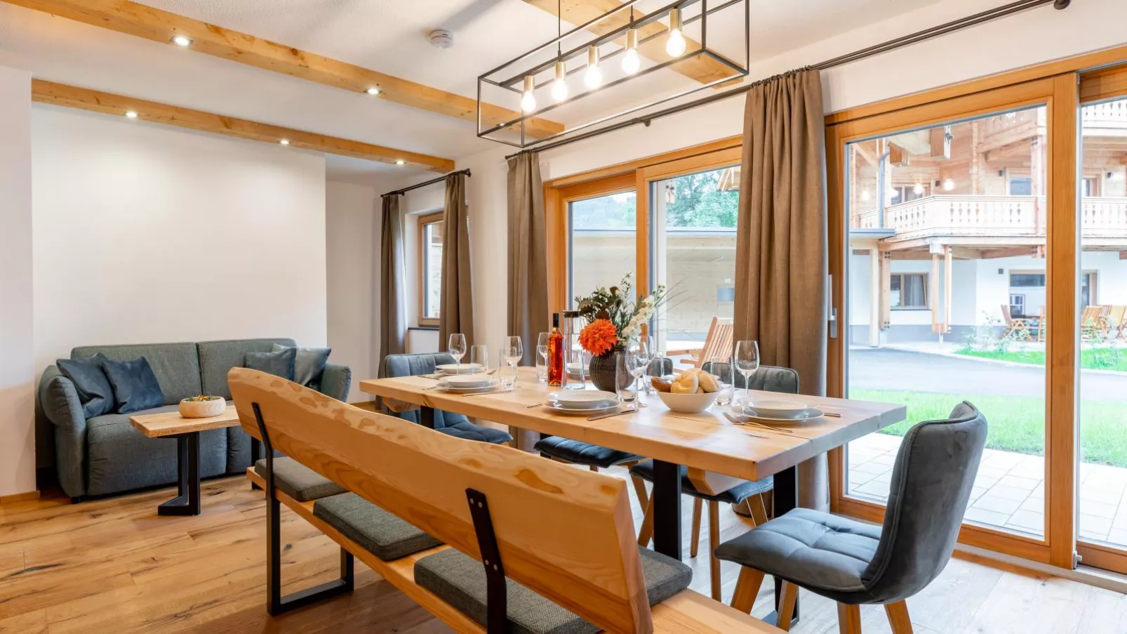 AlmApARTment Mauterndorf Pichl 7-1-Dining room