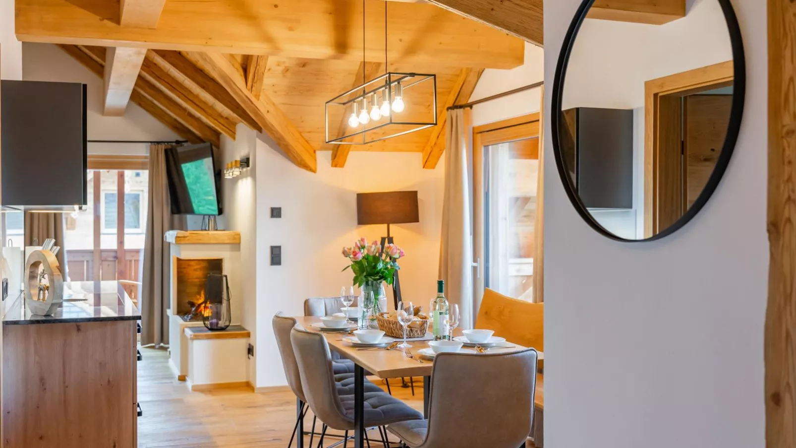 AlmApARTment Mauterndorf Pichl 8-3-Dining room
