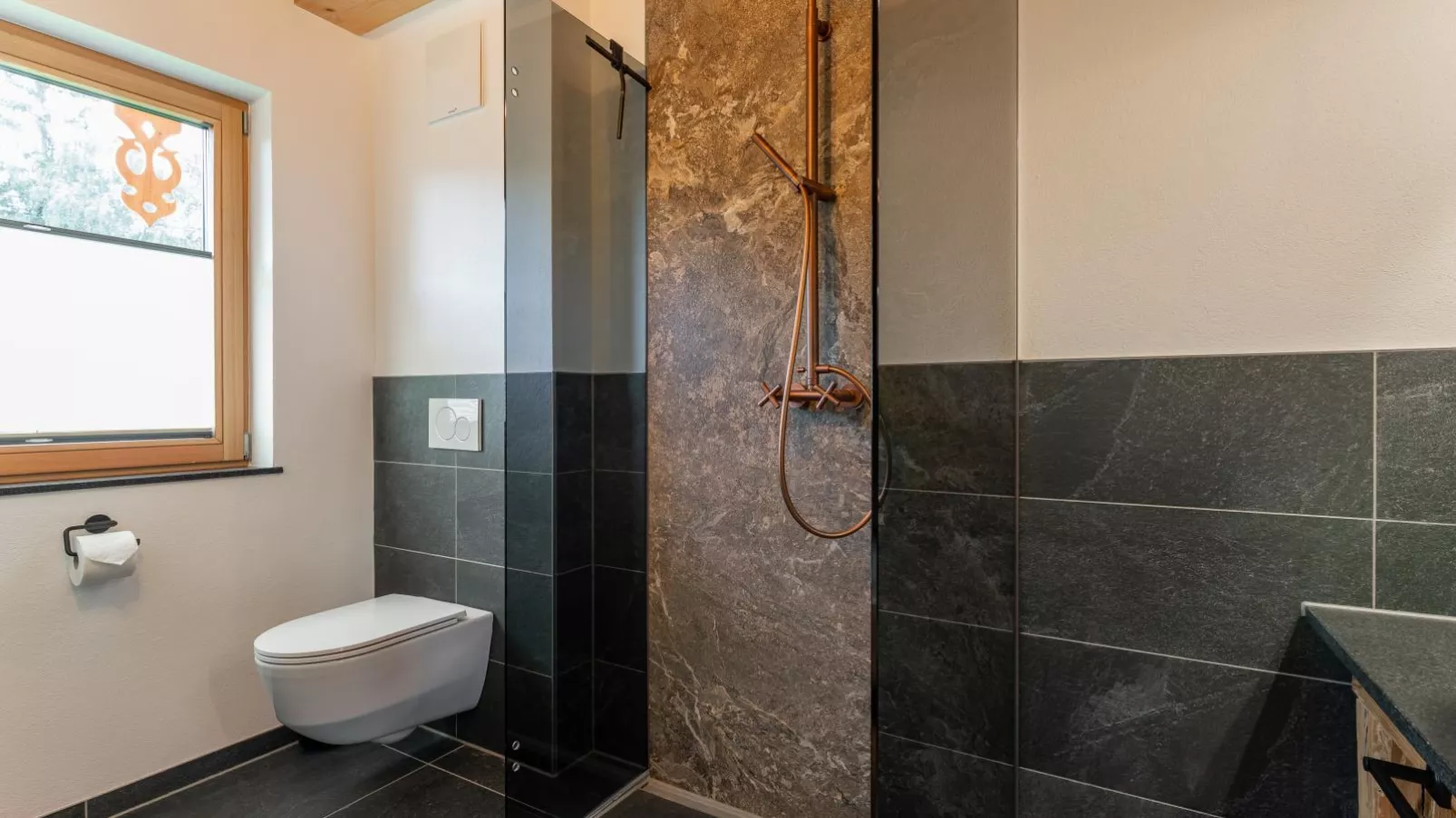 AlmApARTment Mauterndorf Pichl 8-3-Bathroom