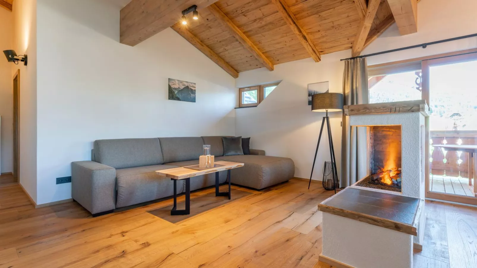 AlmApARTment Mauterndorf Pichl 9-4-Living room