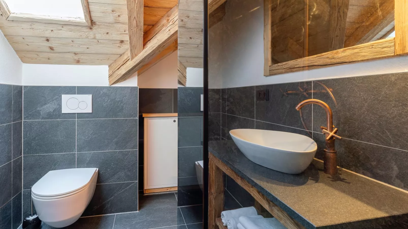 AlmApARTment Mauterndorf Pichl 9-5-Bathroom