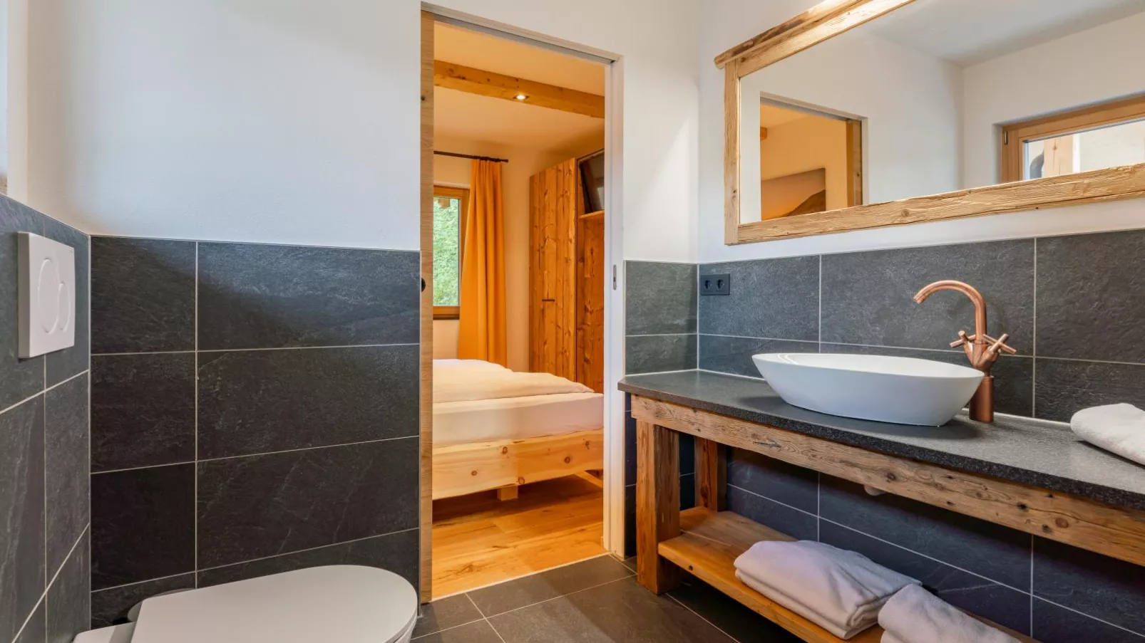AlmApARTment Mauterndorf Pichl 9-3-Bathroom