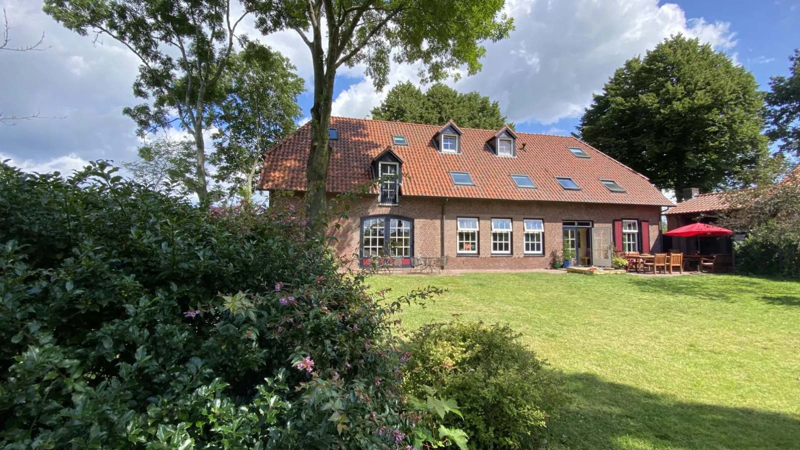 De Meerenhoeve-Exterior summer