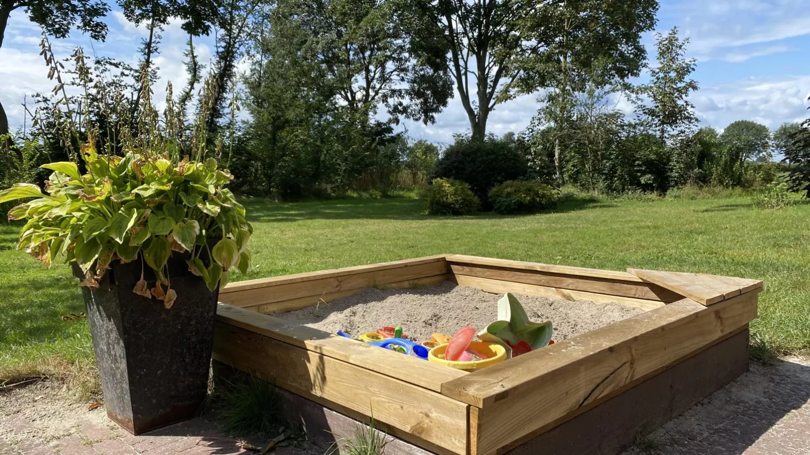 De Meerenhoeve-Gardens summer