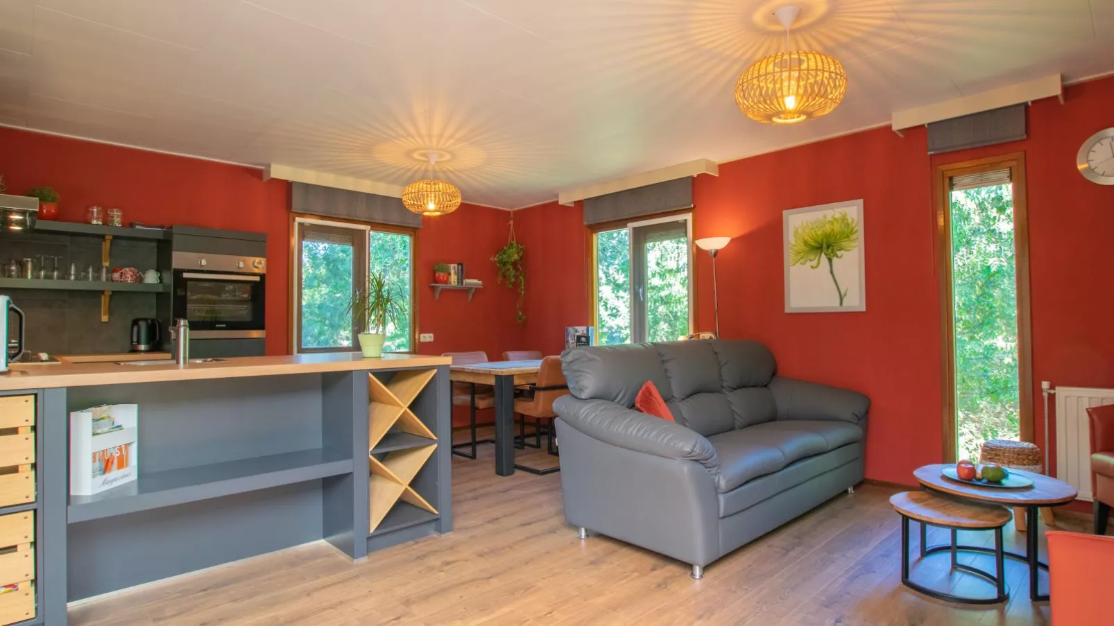 Witte Bungalow-Salon