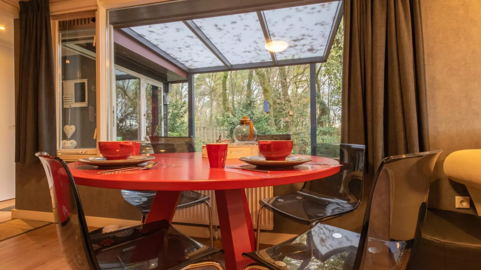 Berghuisje-Dining room