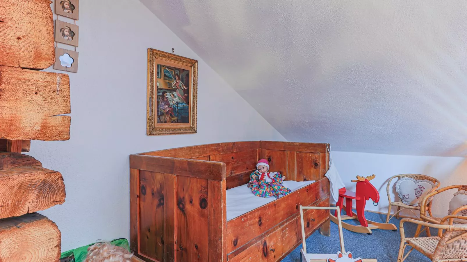 Hauserbauer Small-Bedroom