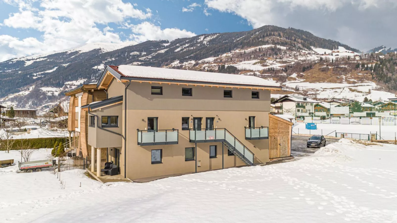 Michelle Top 1-Exterior winter