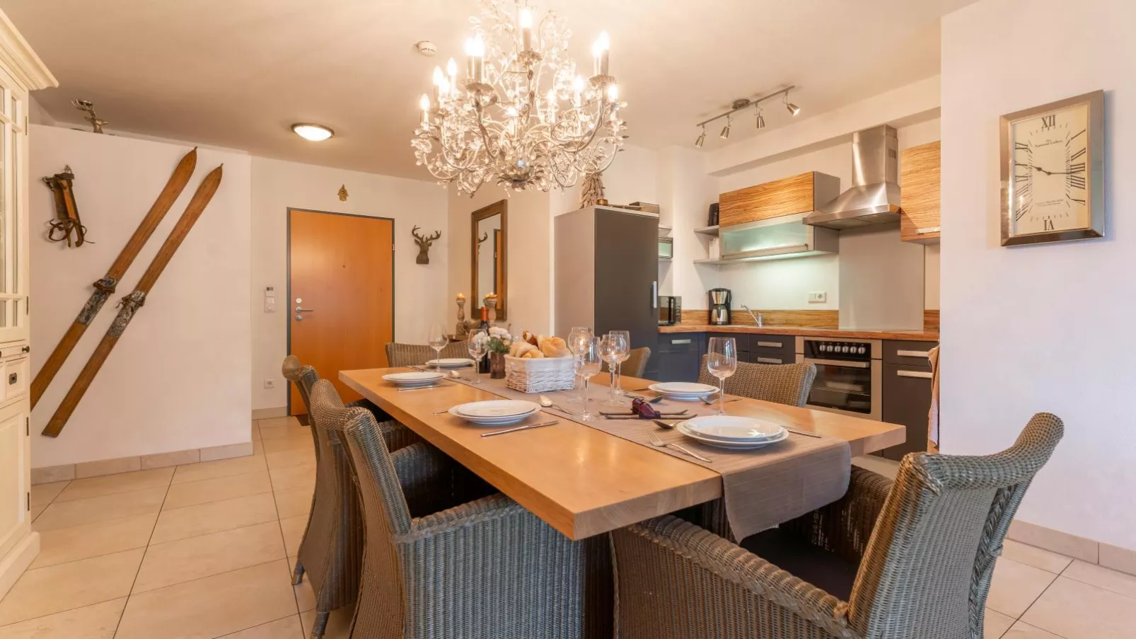 Style Apartment Kaprun - Top 9 - By Villa for You-Dining room