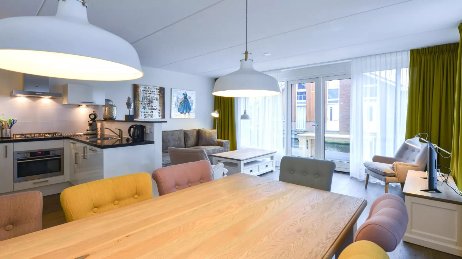 Assum II-Living room