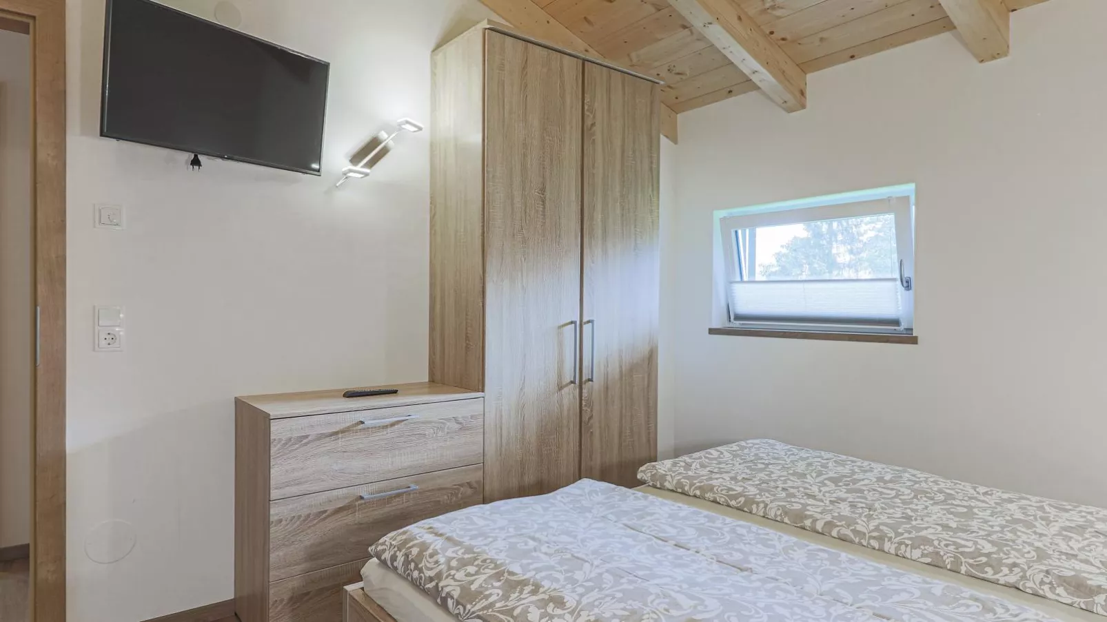 Michelle Top 1-Bedroom