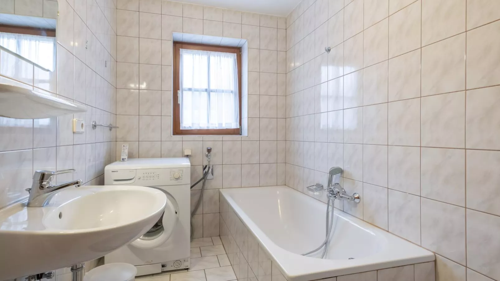 Haus Durchegg-Bathroom
