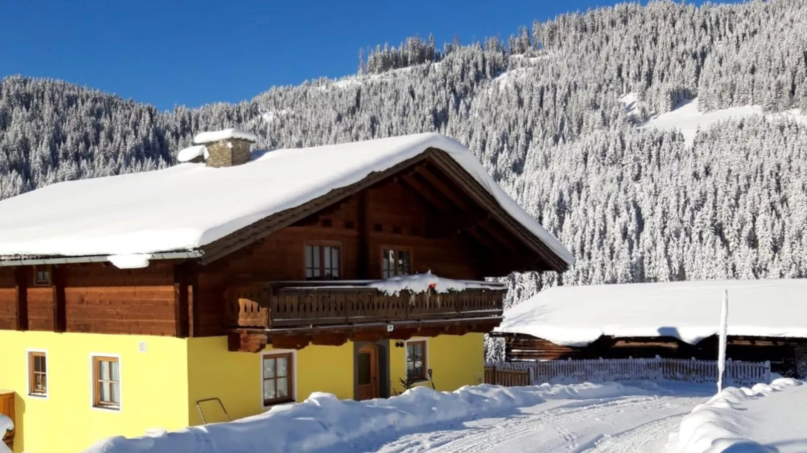 Haus Durchegg-Exterior winter