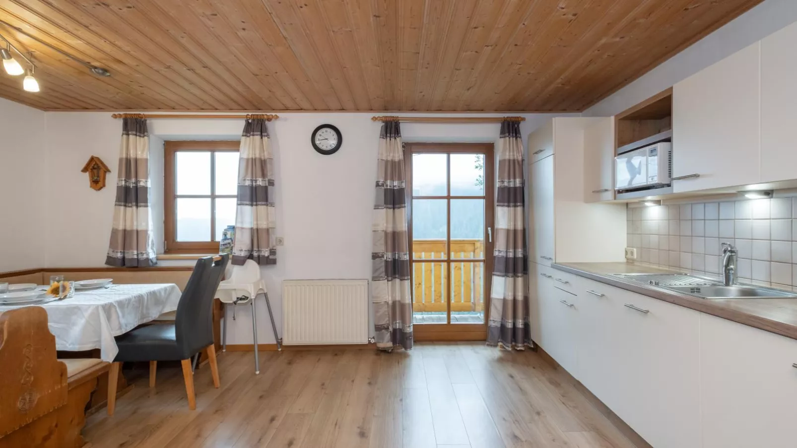 Haus Durchegg-Dining room