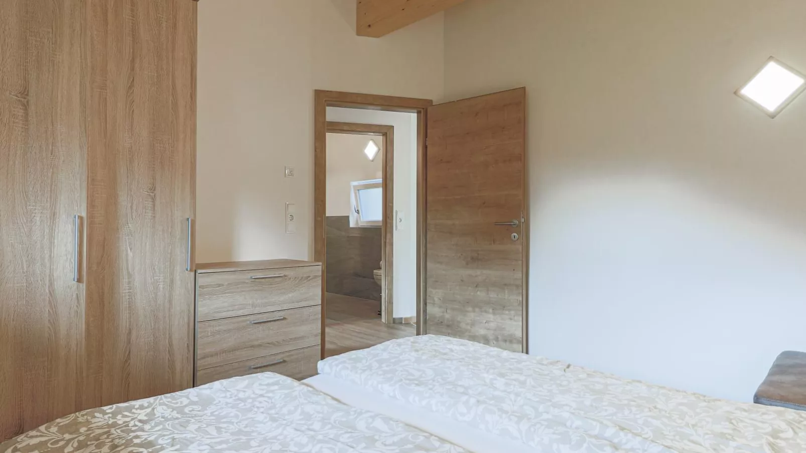 Tobias Top 2-Bedroom