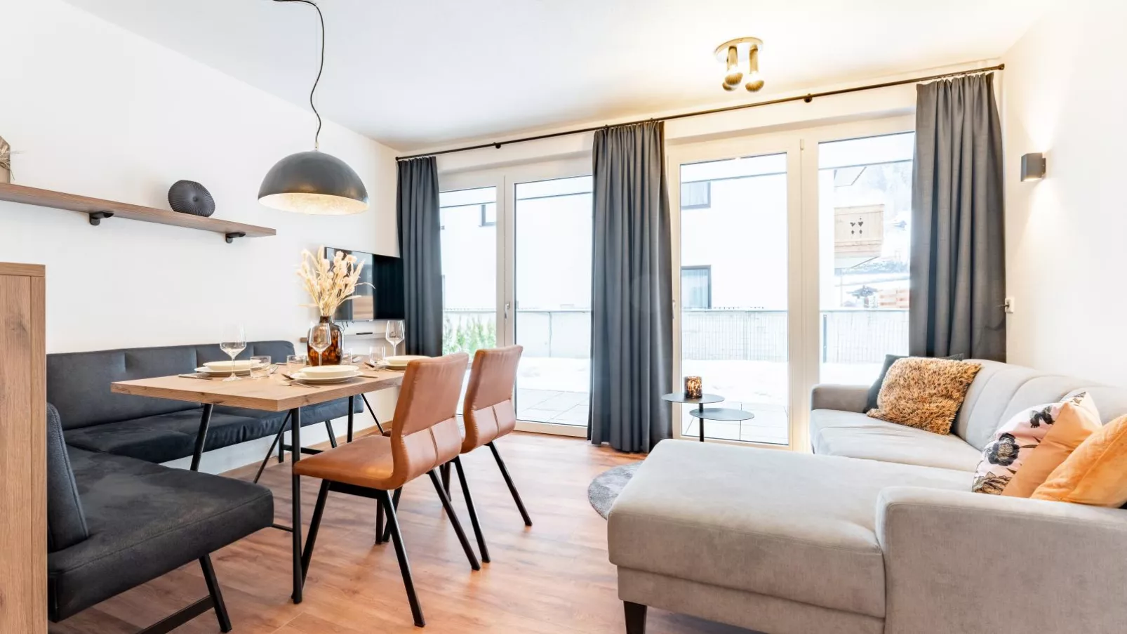 Falken Suites TOP 2-Living room