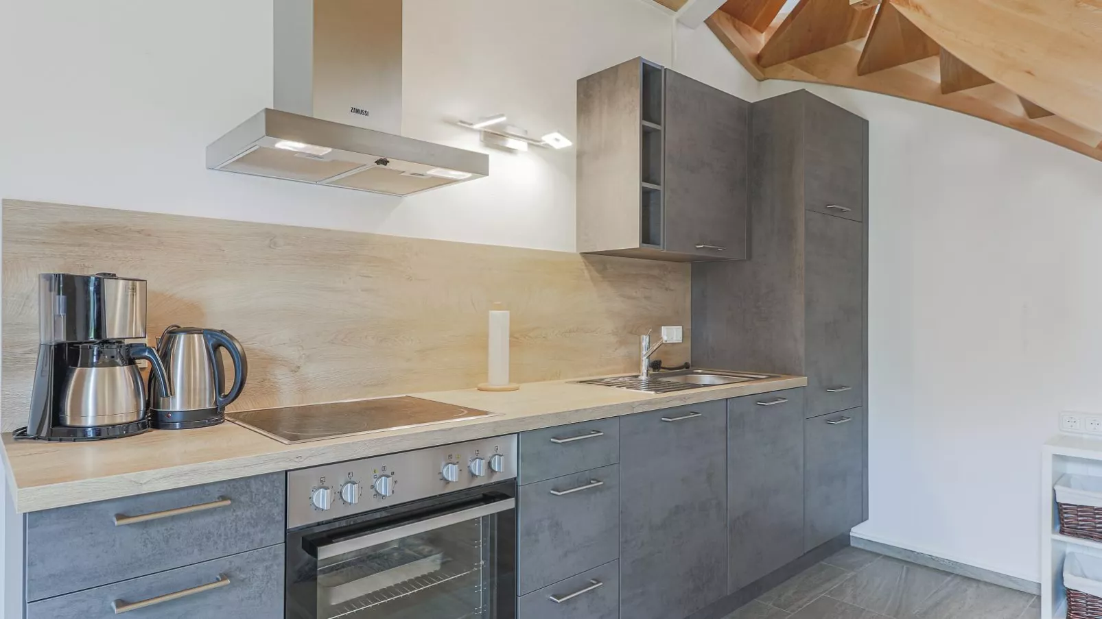 Tobias Top 2-Kitchen