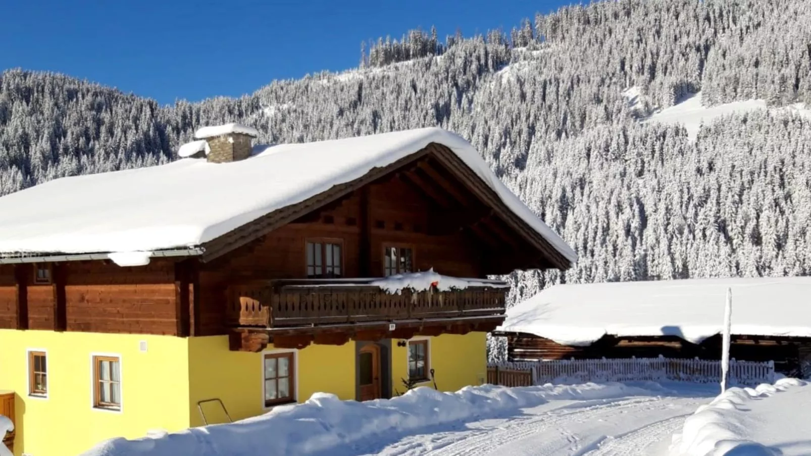 Haus Durchegg OG-Exterior winter