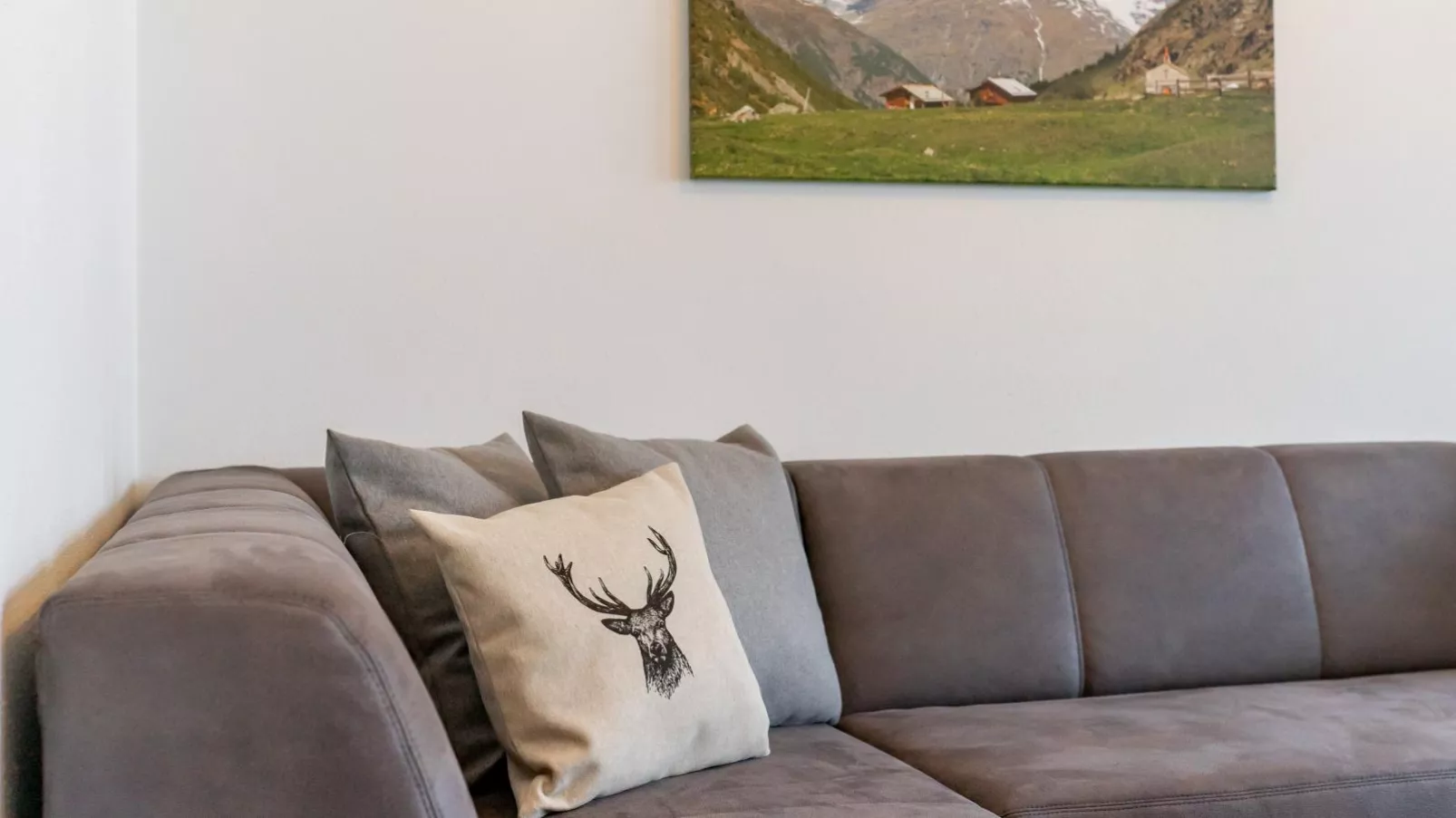 Falken Suites TOP 3-Living room