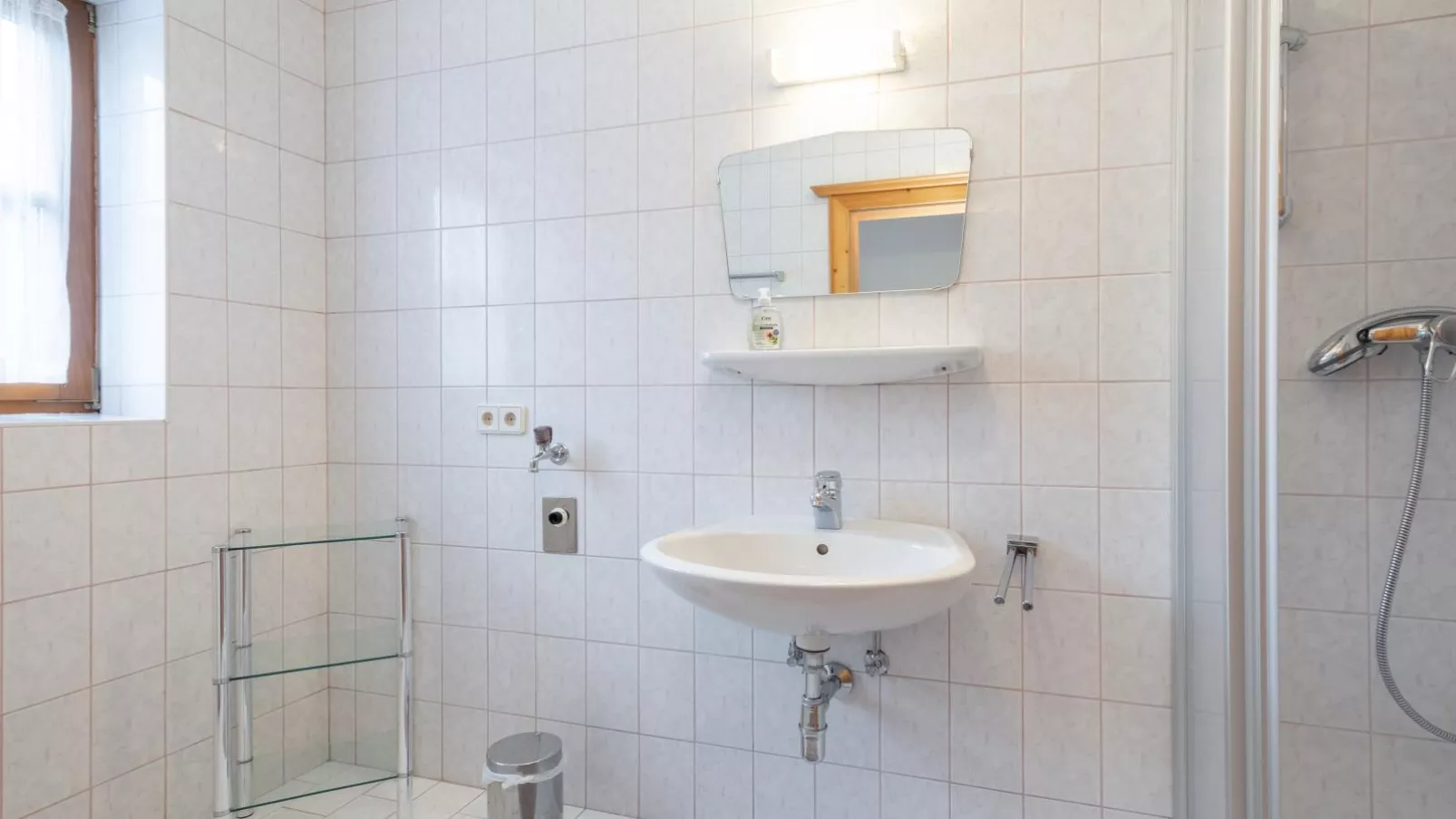 Haus Durchegg OG-Bathroom