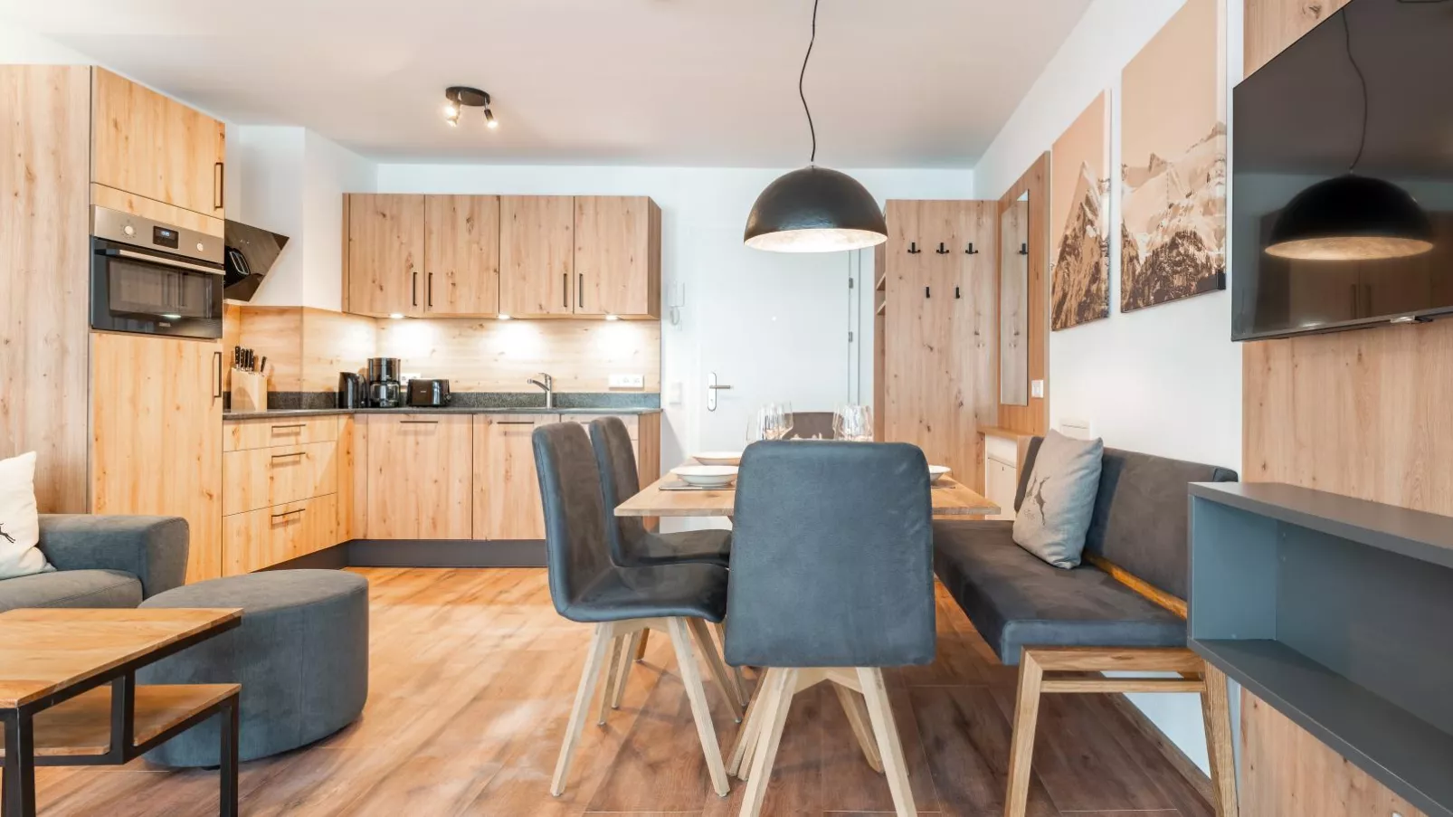 Falken Suites TOP 4-Dining room