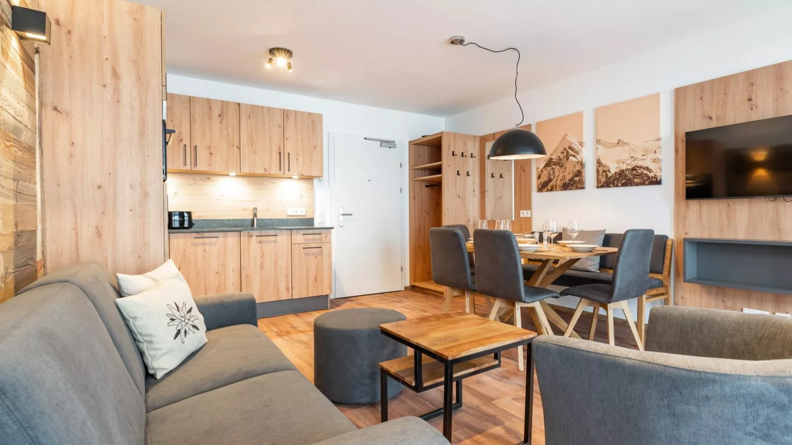 Falken Suites TOP 4-Living room