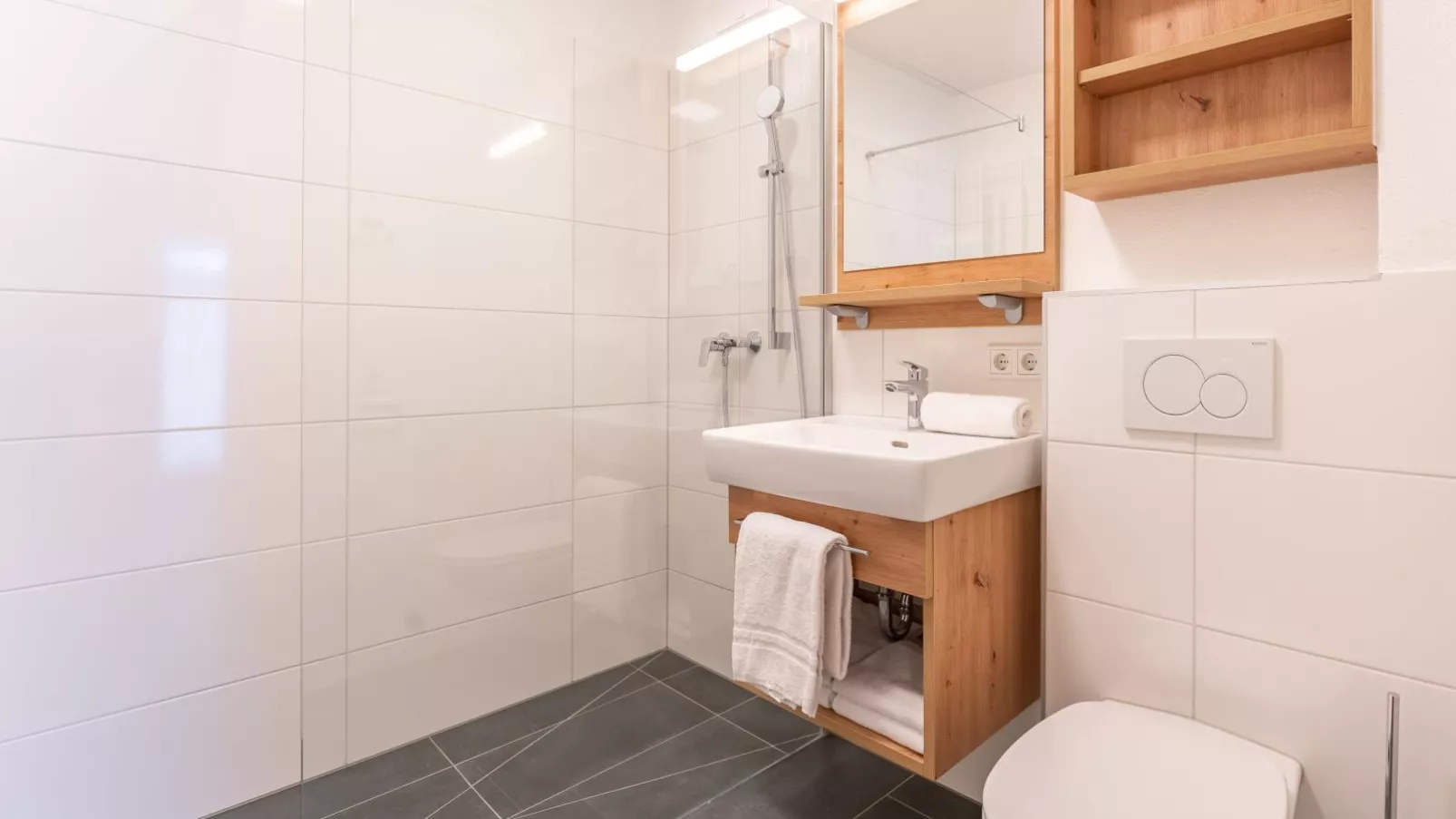 Falken Suites TOP 4-Bathroom