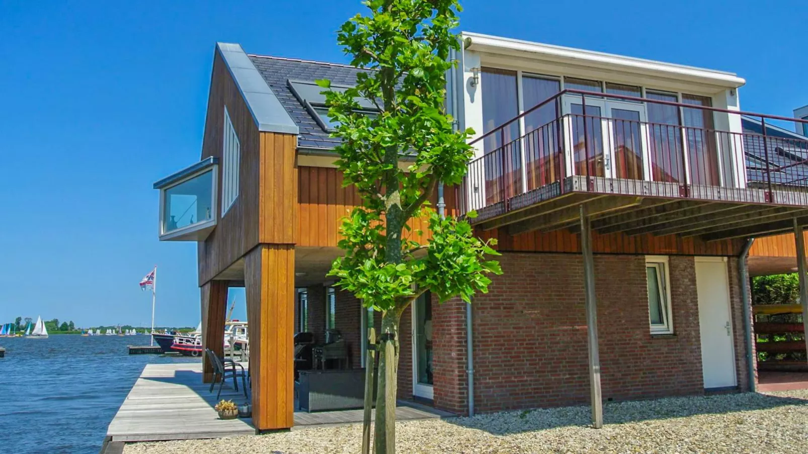 Penthouse-Exterior summer