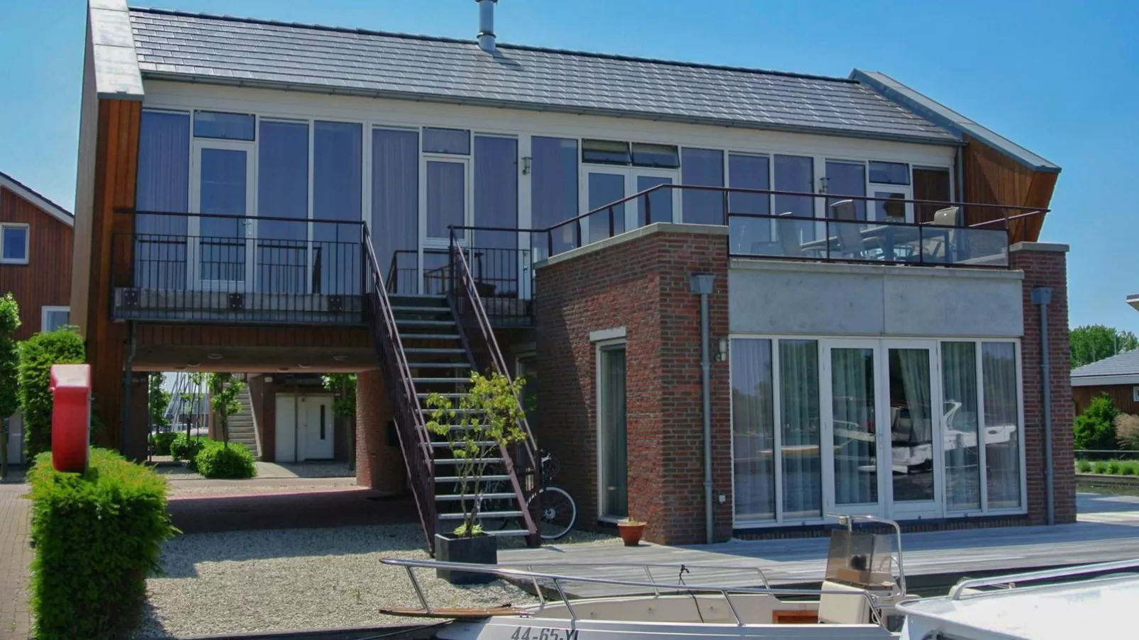 Penthouse-Exterior summer