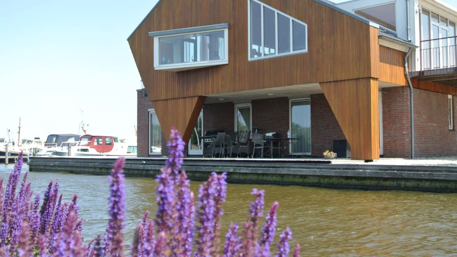 Penthouse-Exterior summer
