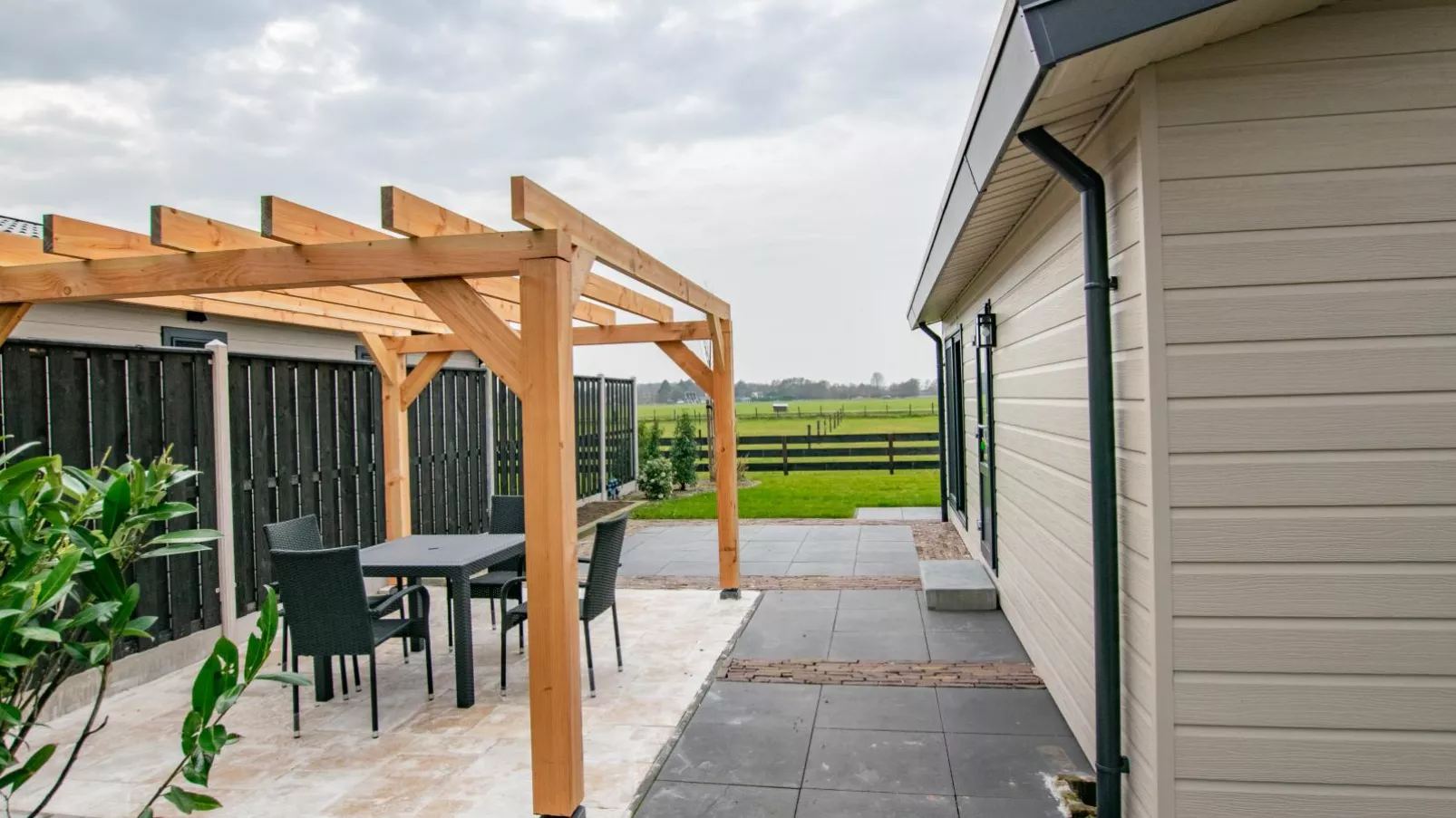 De Zwaluw-Terrace balcony