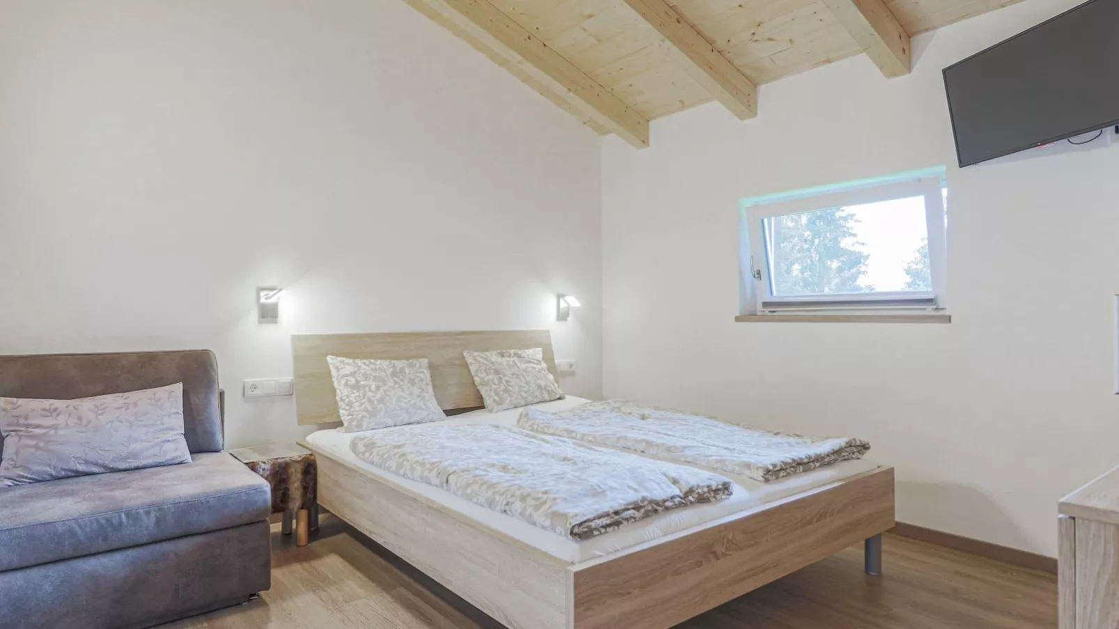 Michaela-Bedroom