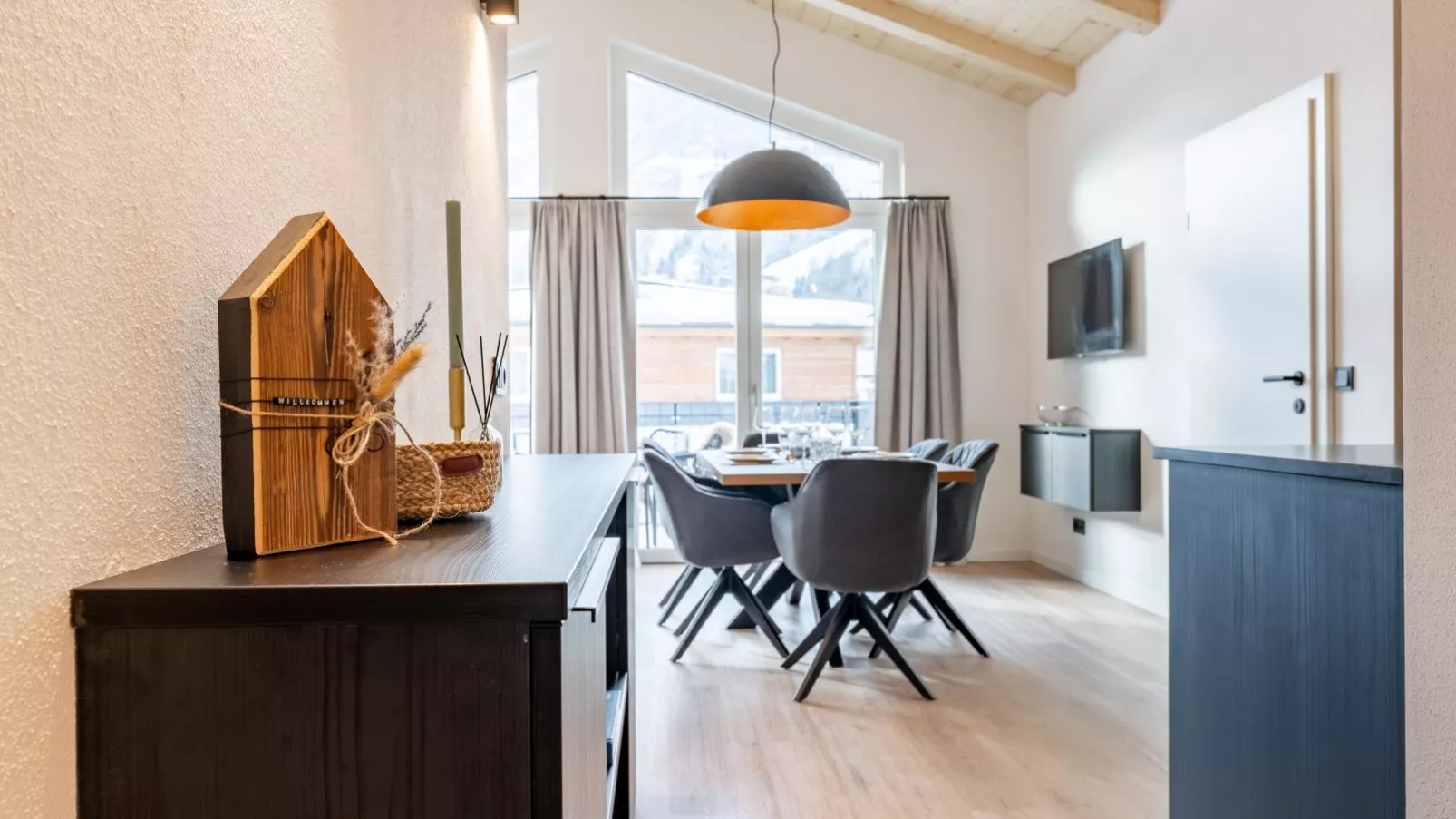 Falken Suites TOP 6-Dining room