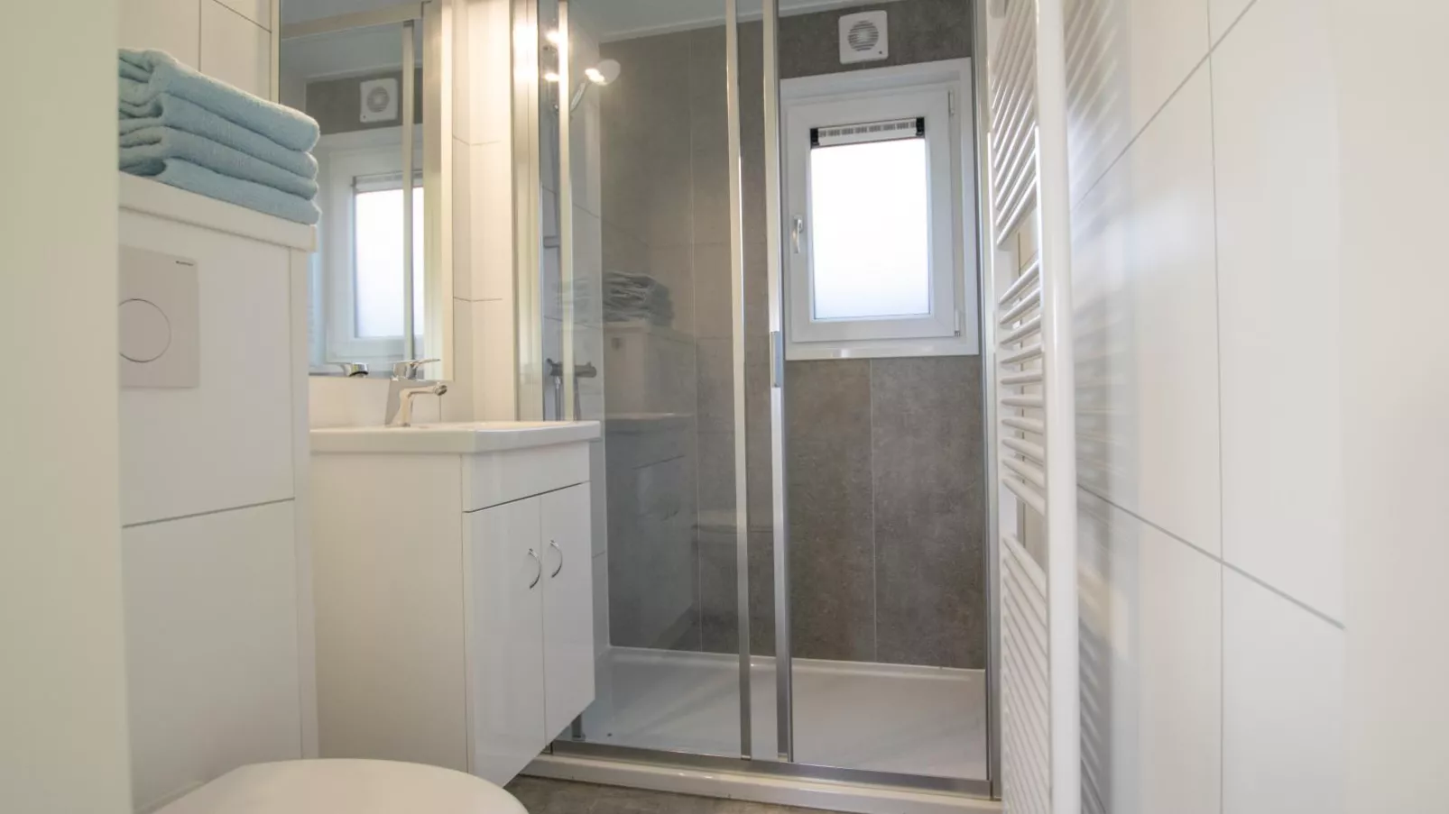 De Zwaluw-Bathroom