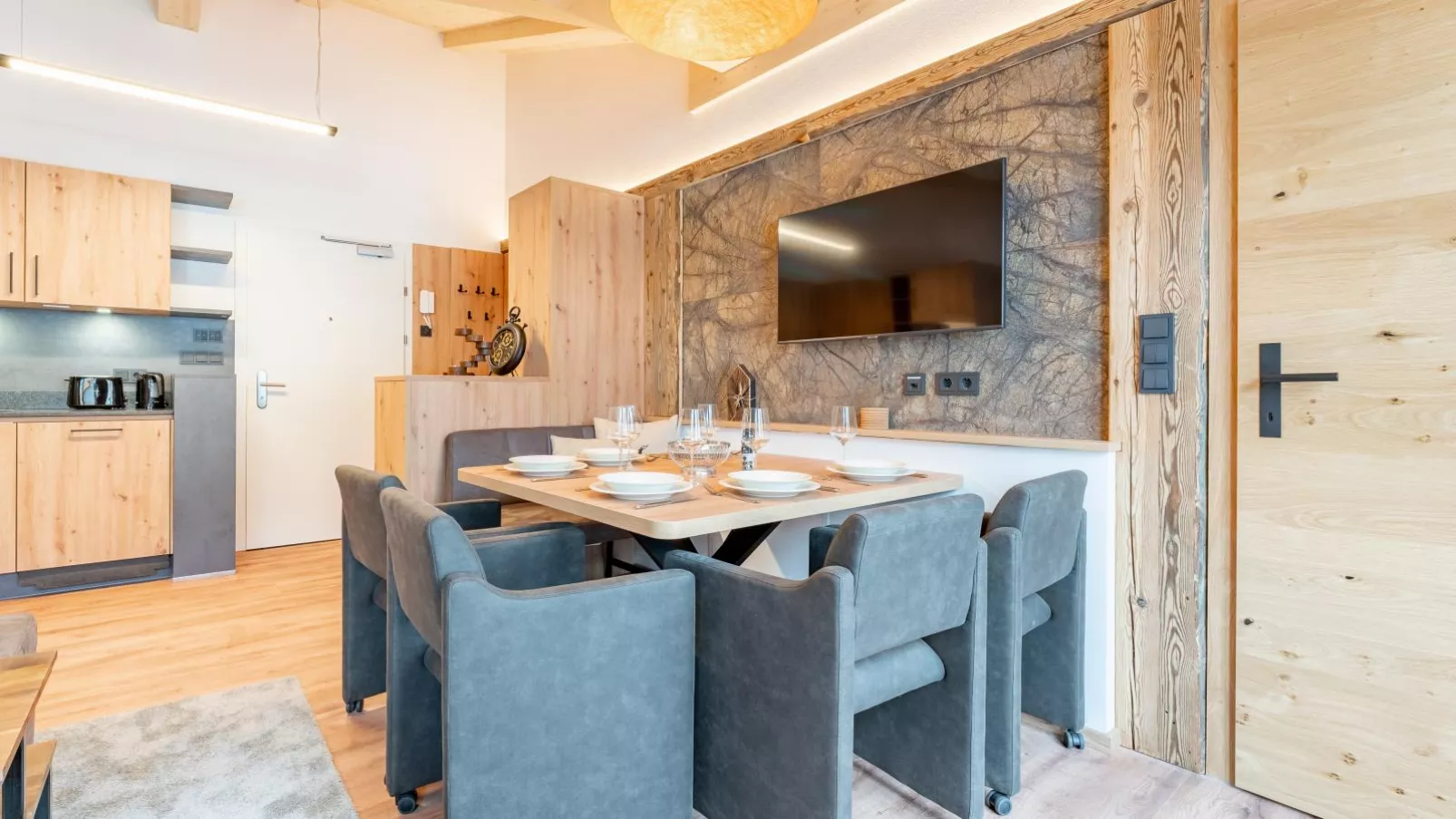 Falken Suites TOP 7-Dining room