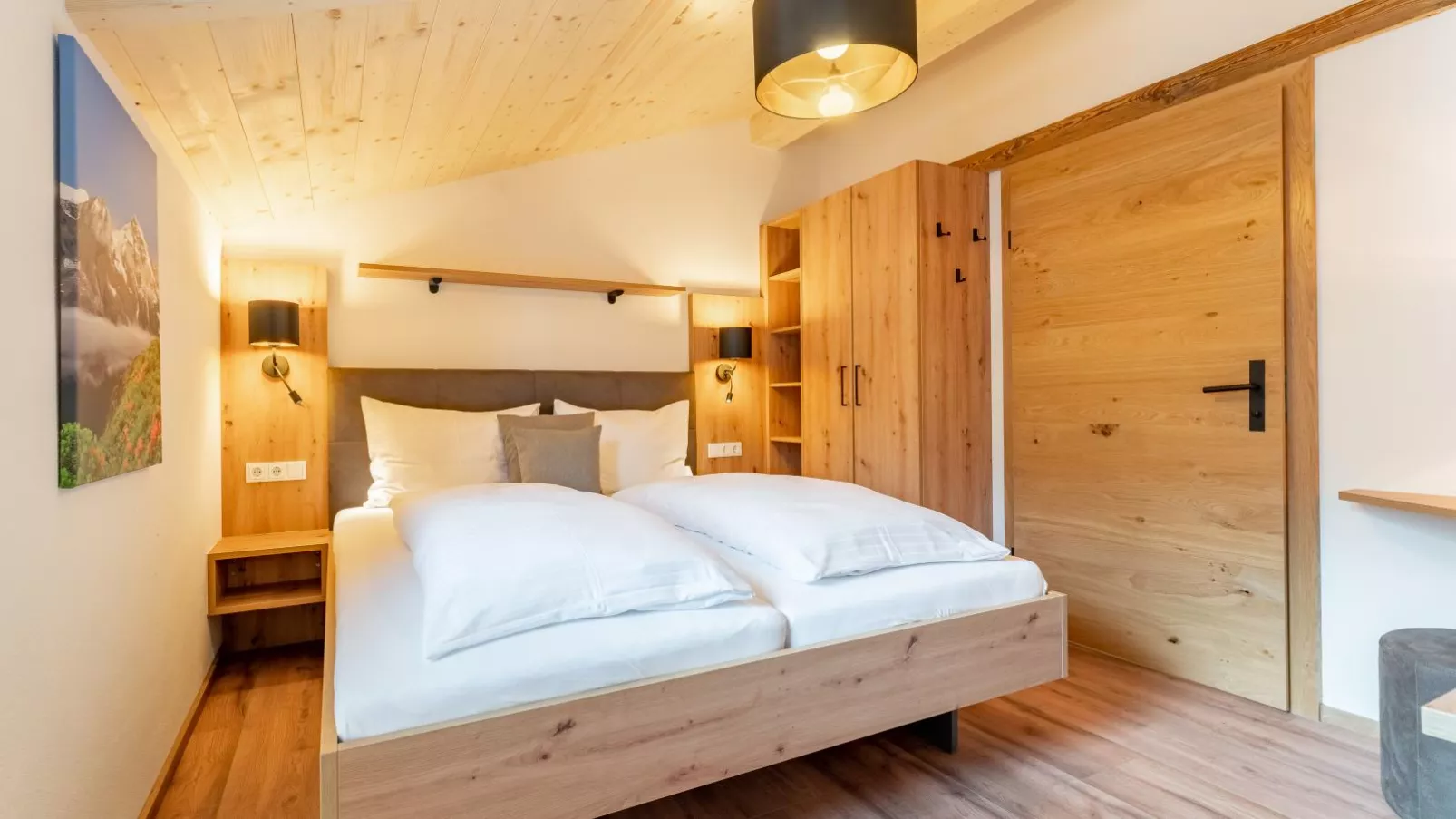 Falken Suites TOP 7-Bedroom