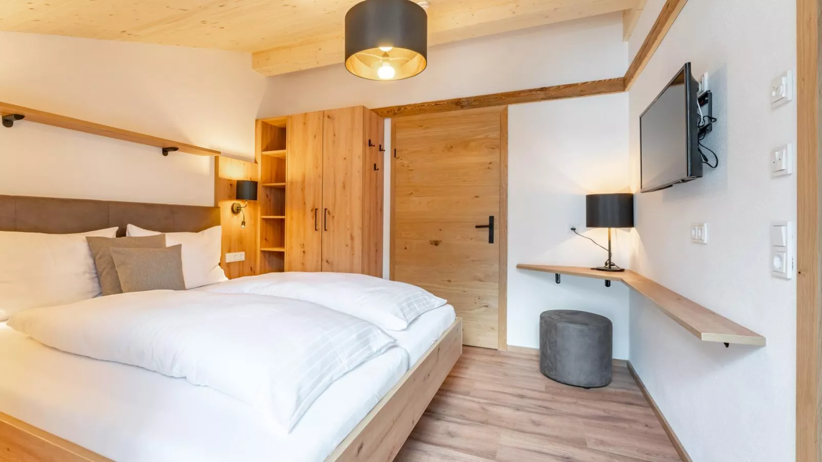 Falken Suites TOP 7-Bedroom