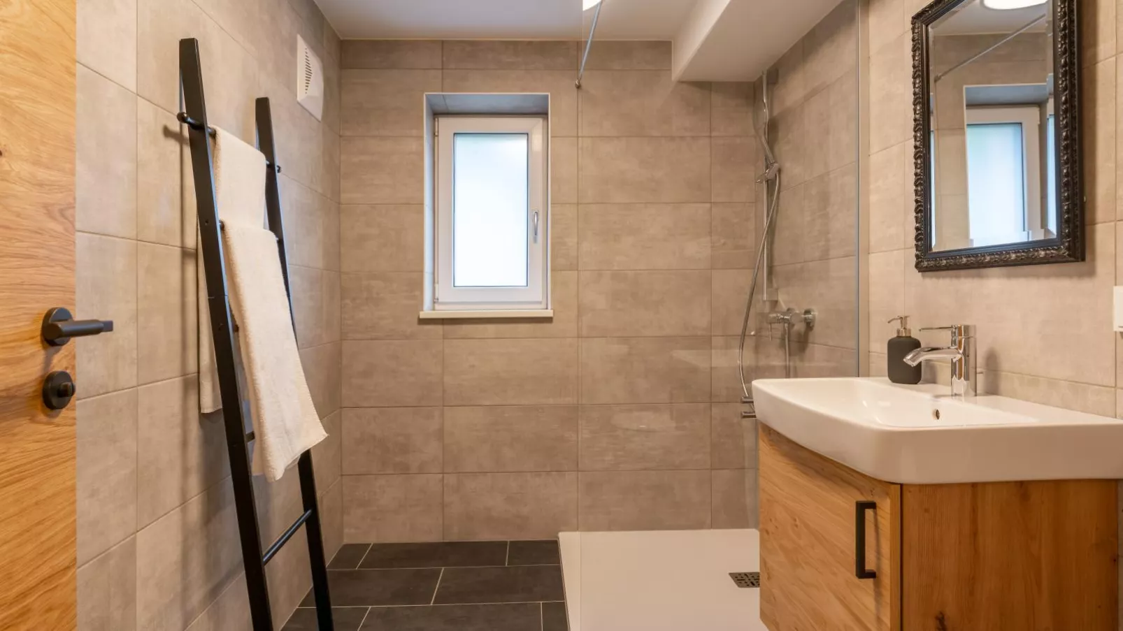 Villa Felding top 1-Bathroom